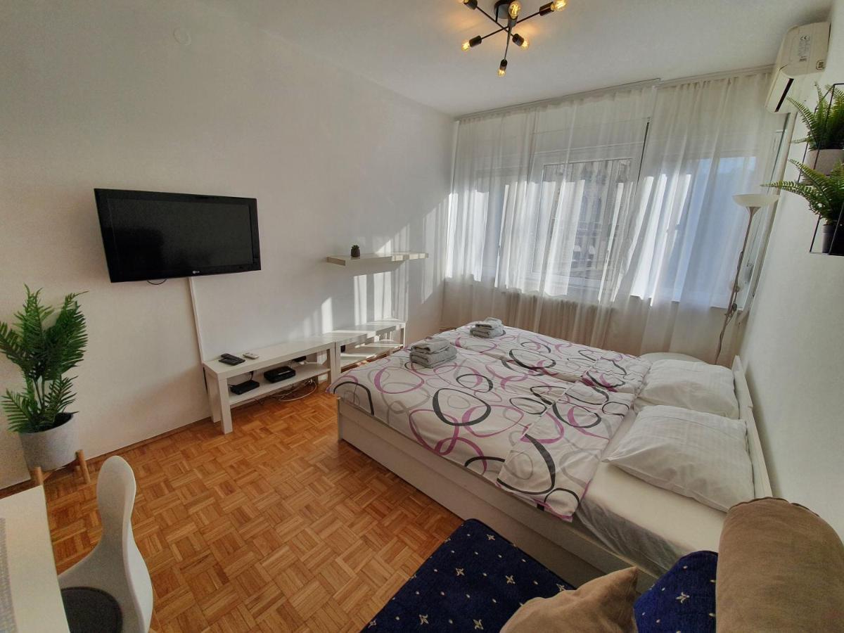 Stay In Apartments Belgrado Esterno foto